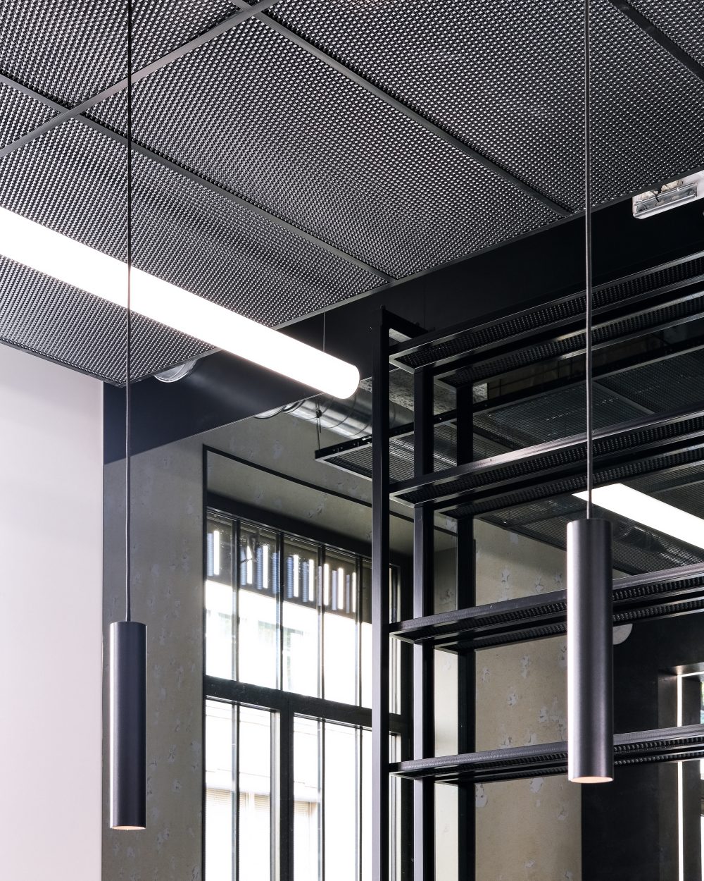 D6609A56-D5F9-4284-9C71-912B5F05C49F